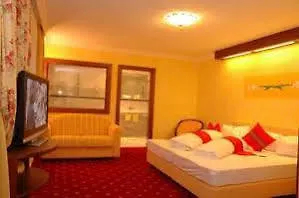 Maria Theresia Mayrhofen