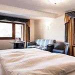 Maria Theresia Hotel 3*